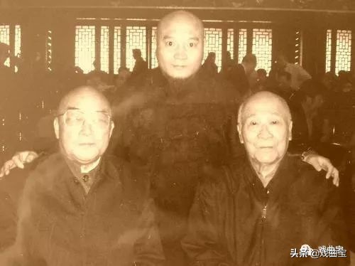 京城公认票界最具权威三元老,能文善画,境界一流