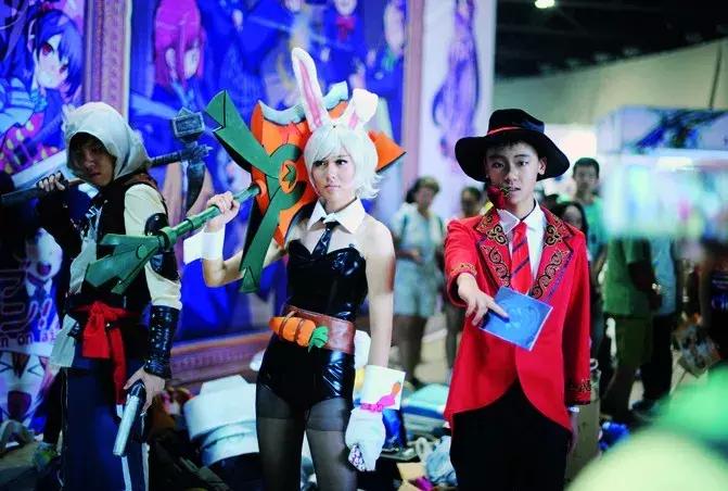 二次元一年挣1001亿,二次元收入多少钱