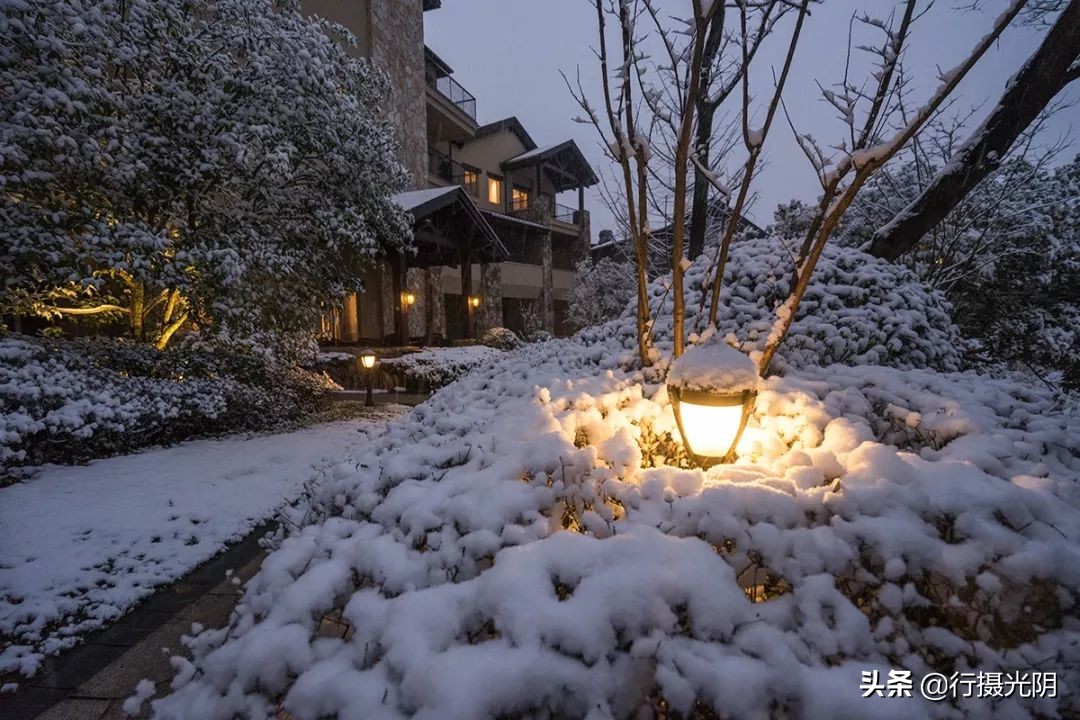 安吉民宿下雪的视频,安吉城堡酒店