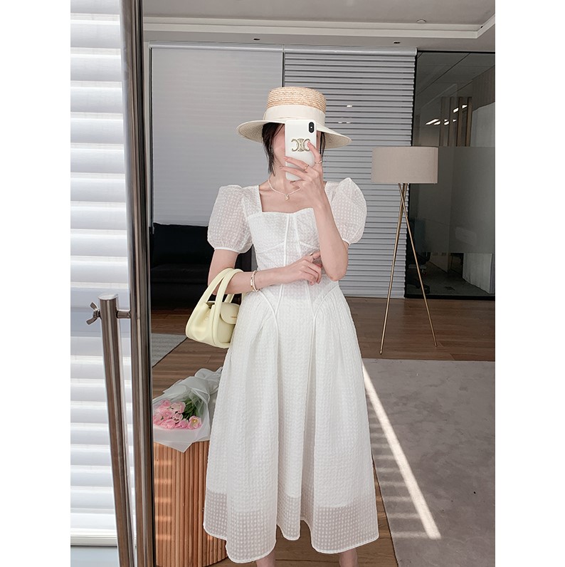 裙子方领口大了怎么缝,裙子的领口大了怎么能收小