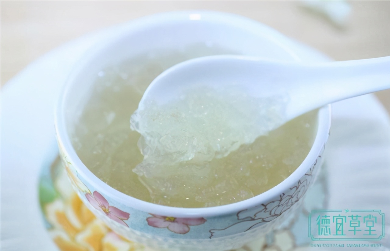 炖好的燕窝有点发黄,炖好燕窝冰箱里发霉了