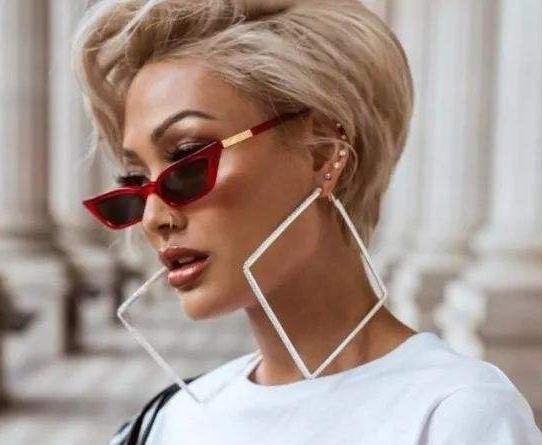 平价墨镜怎么挑,买的黑墨镜看不清咋办