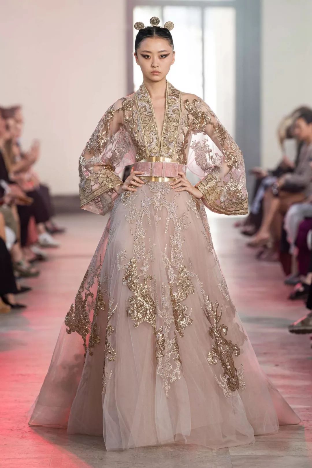 高定eliesaab刘亦菲,eliesaab高定仙女裙