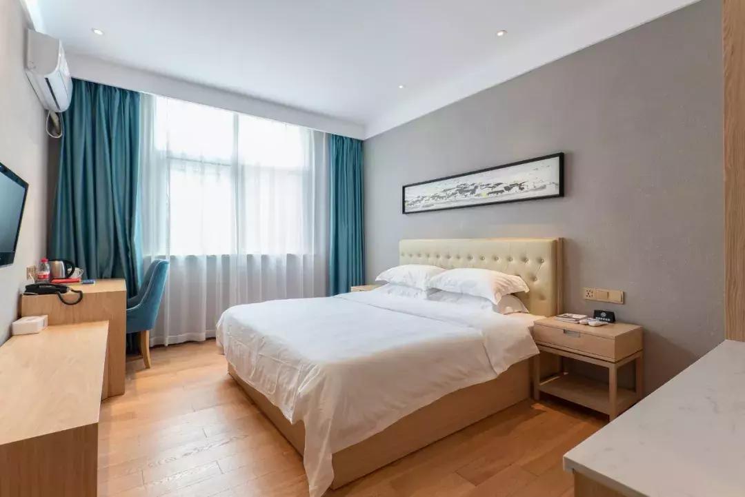 又一酒店,一酒店倒塌致多人被埋