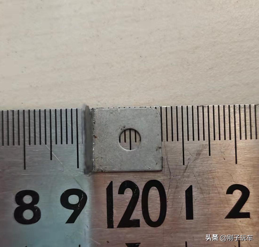 奔奔e-star升级h4带透镜,长安奔奔e-star改日行灯