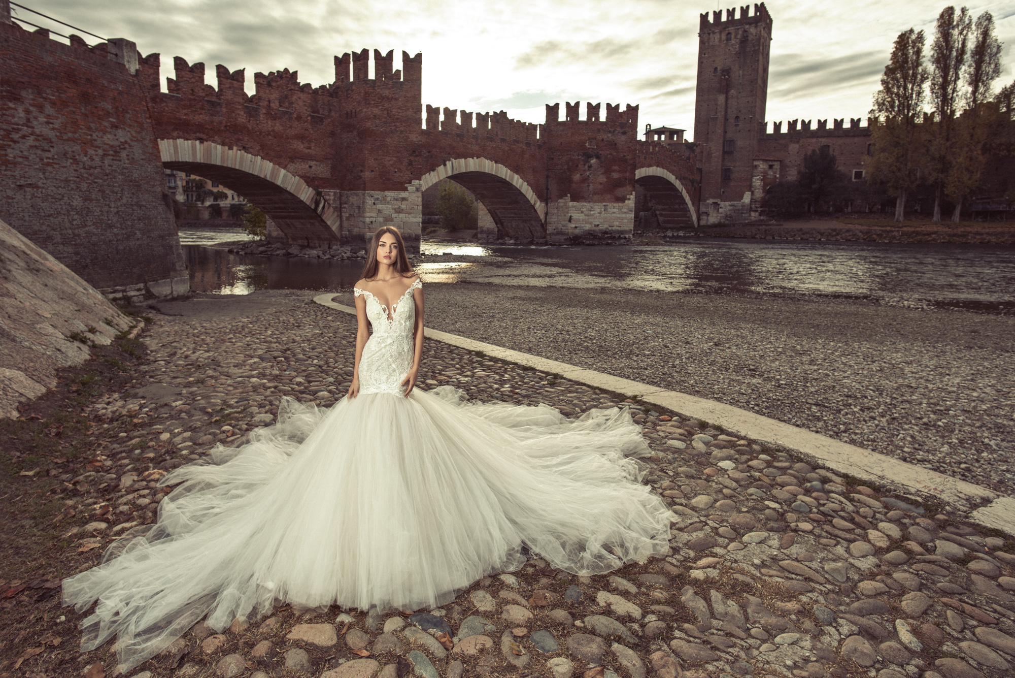 juliakontogruni高定款,juliakontogruni是什么品牌