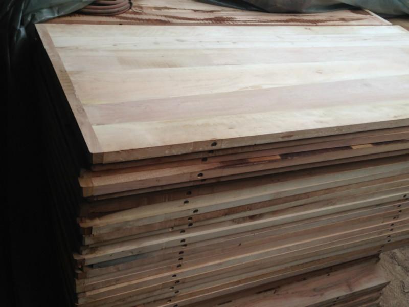 什么材质做的案板不容易变形开裂,最好的案板是什么材质