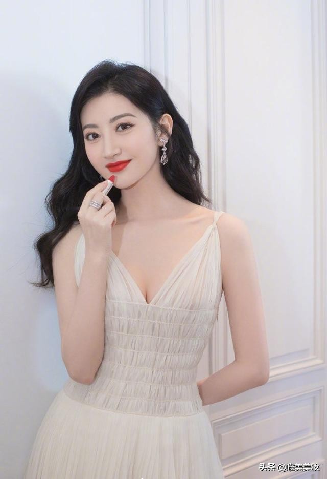 景甜戛纳红毯紫色连衣裙图片,景甜戛纳走红毯哪一年