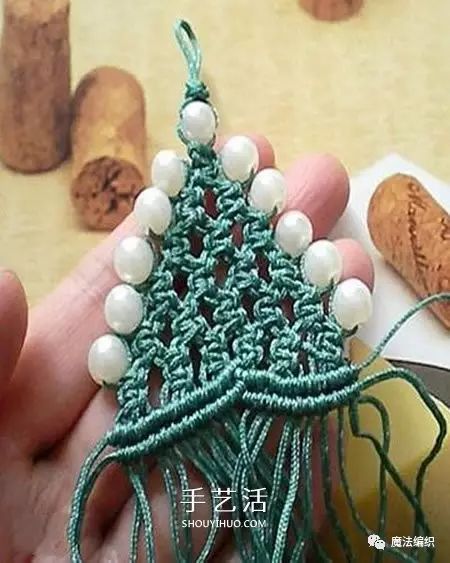 圣诞树小挂件简易编织教程,圣诞树编织小挂件图片
