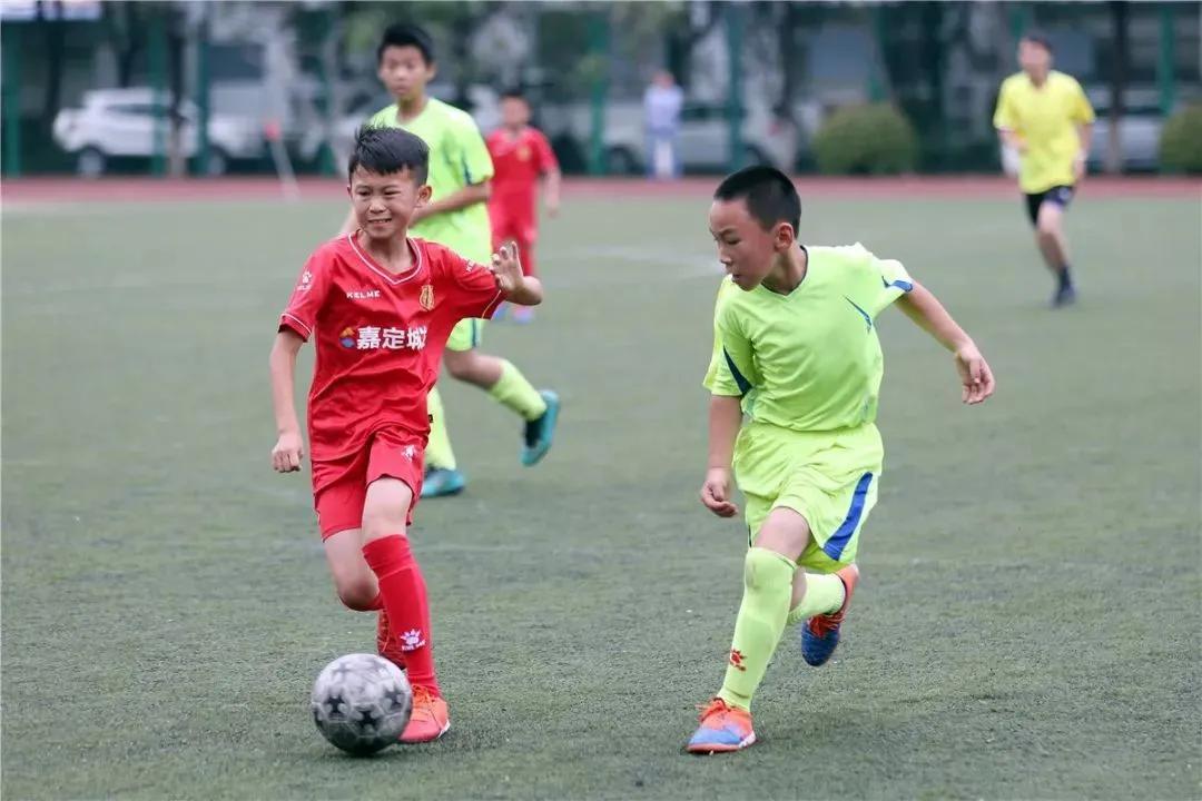 风雪中的守门员——我的足球梦