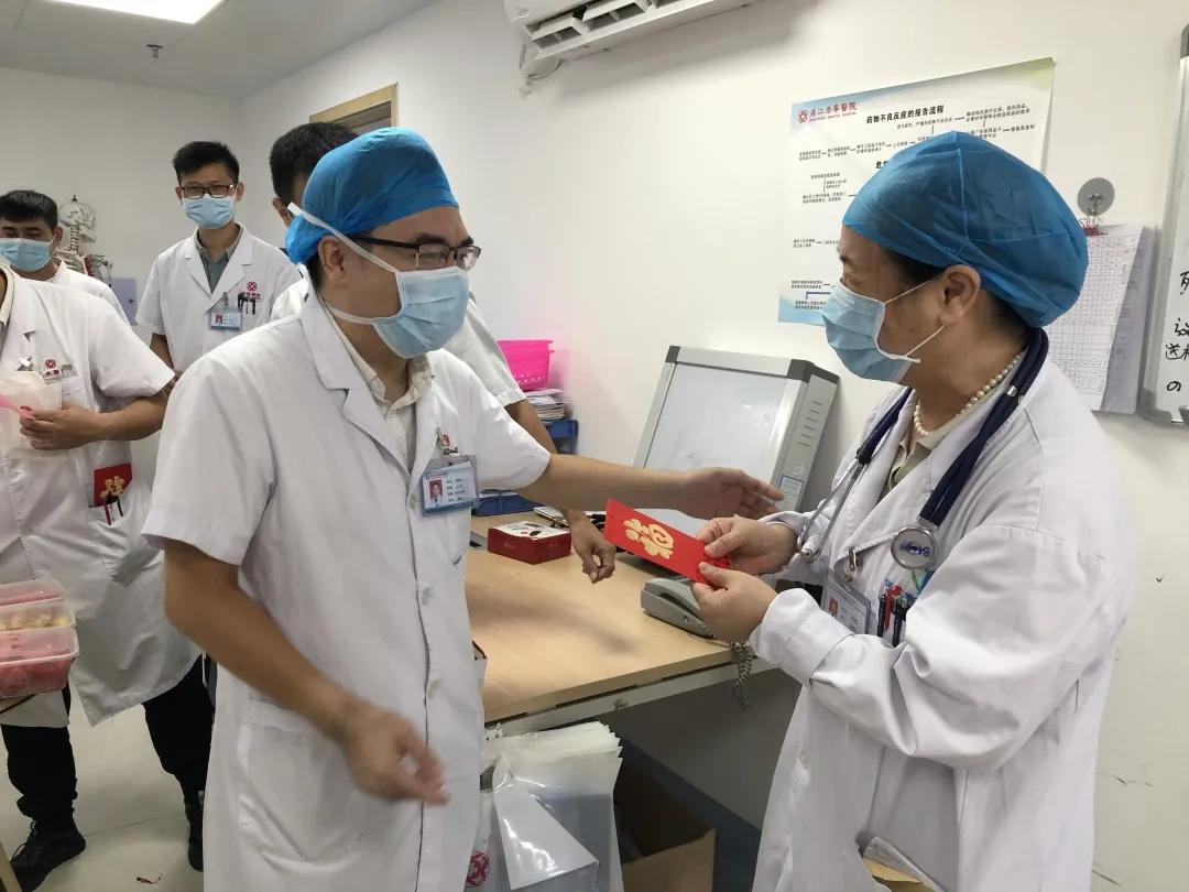 鐧惧勾鍗庤癁鍚岀瓚姊﹀尰甯堣妭鐗囧ご,婀涙睙涓尰闄㈠叡绛戜腑鍥芥ⅵ