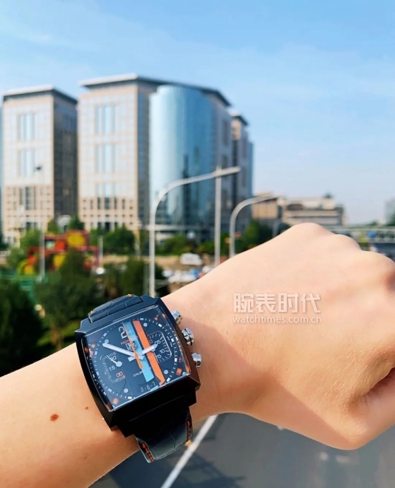 网友晒自己微信好友数量,网友晒1300手表