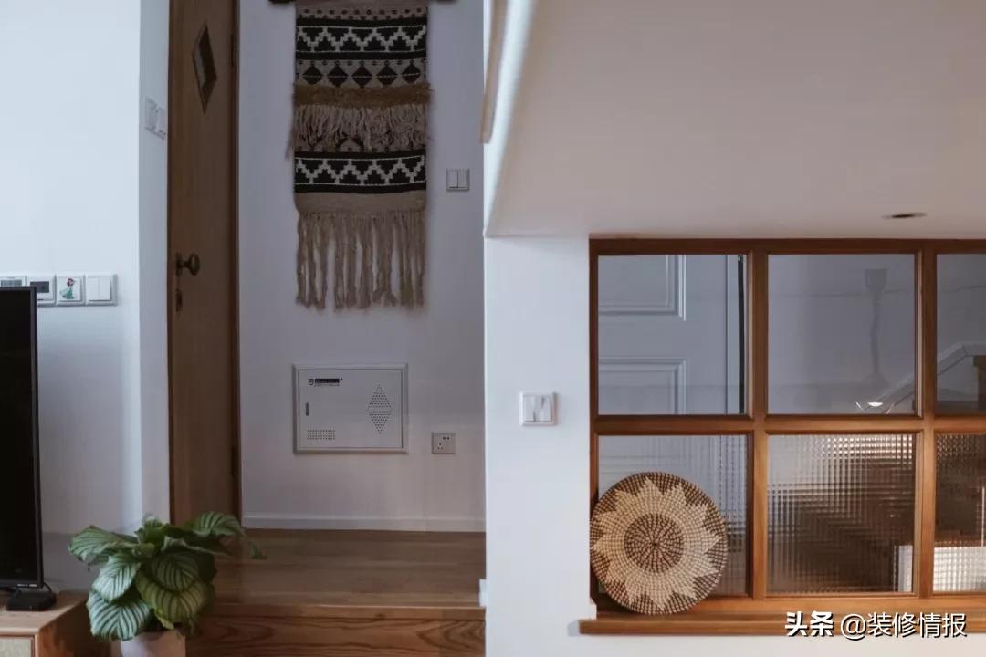 她买下32㎡上海老旧学区房,为女儿打造小桃园还有20㎡舒适大庭院