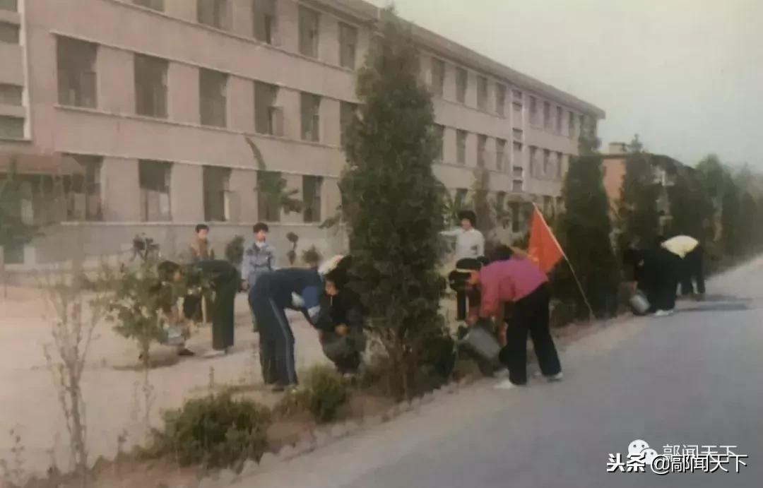 沧桑巨变五十年回望历史七绝,沧桑巨变国富民强