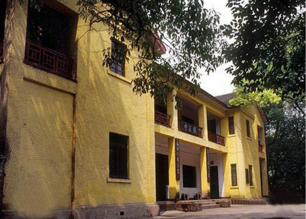 1945年重庆谈判,毛*东泽**停烟8小时,老蒋听闻:此人不可小视