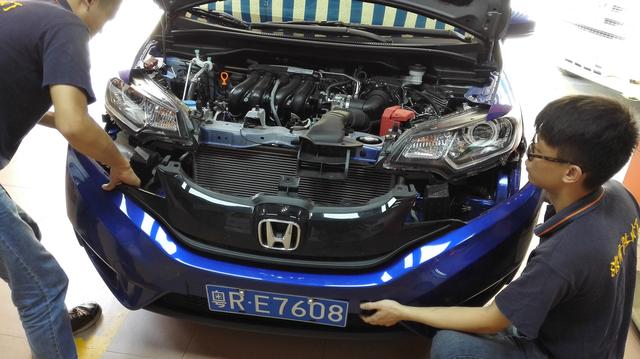 飞度gk5大灯,飞度gk5大灯总成多少钱