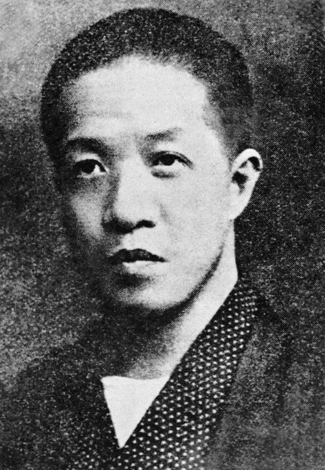 民国二“名骂”：一个自愿赴狱一个亡命天涯，数年后大“打”出手