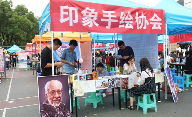 大一新生须知大学必考六个证,大学入什么社团比较有用