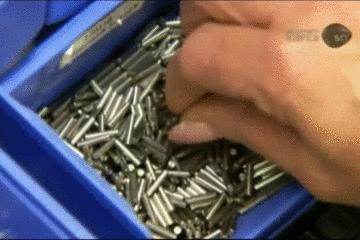 把锁锁上了怎么弄下来,锁怎么样是锁上的