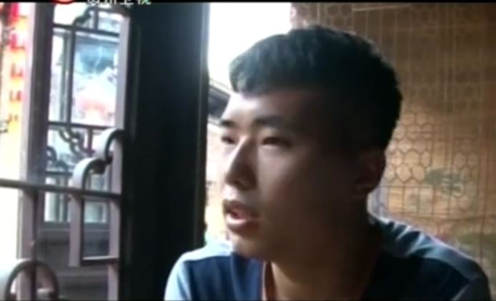 漂亮的酒吧女郎倒追男人，命运转身就给了她这几个血的教训！你觉得她活该吗？