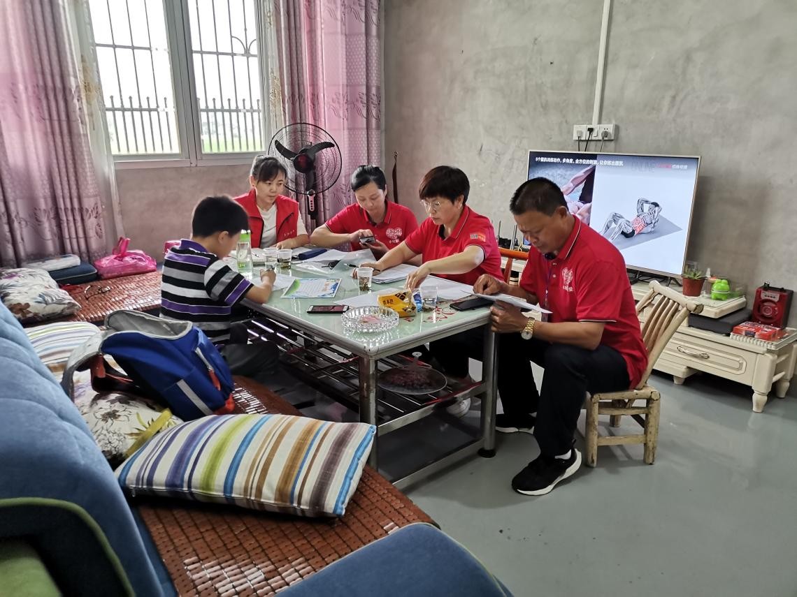 关爱儿童守护儿童,守护少年儿童志愿服务