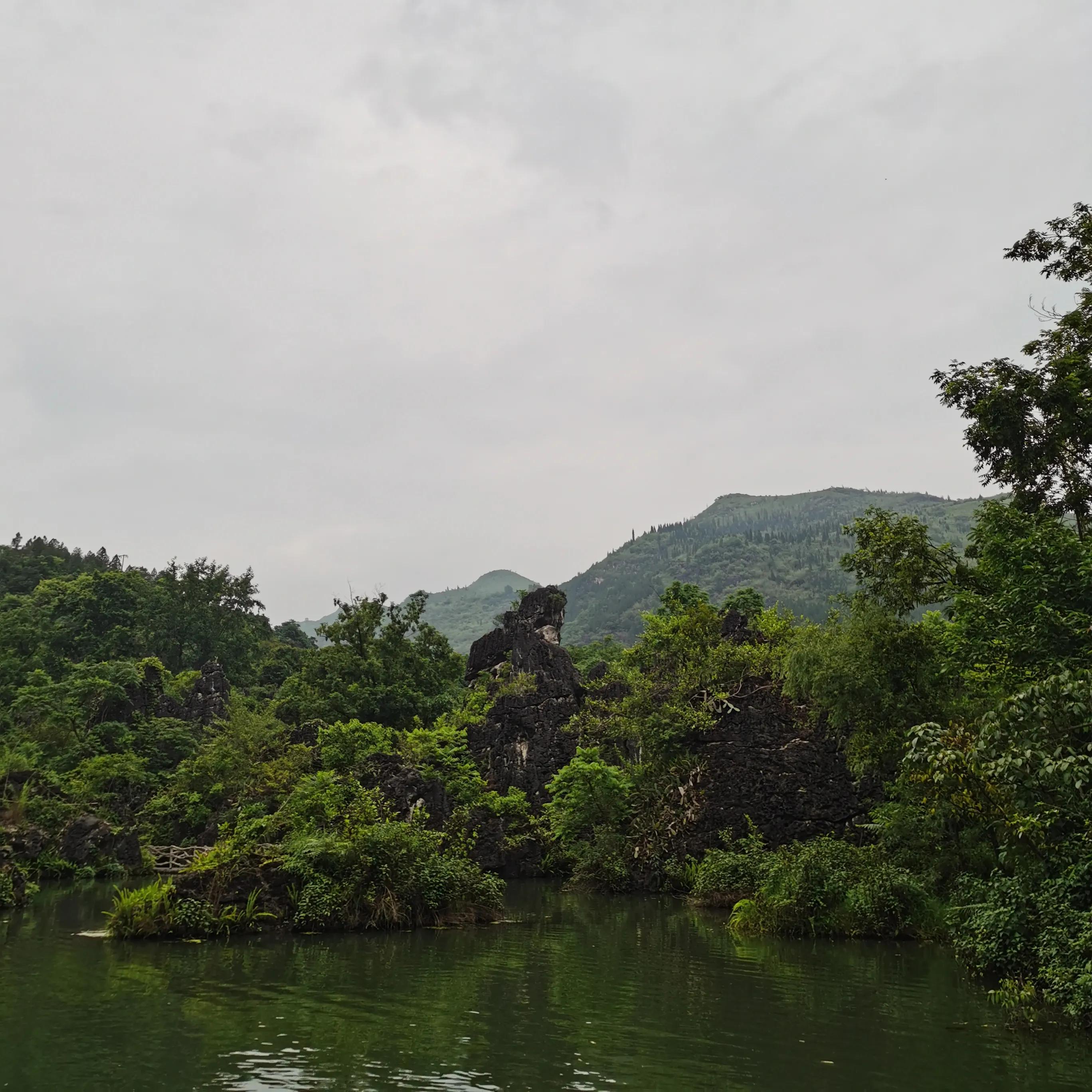 向南方和向北方,登上山顶看美景贵州黄果树瀑布