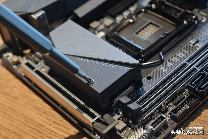 mini-ITX主板该怎么做成旗舰？来看看技嘉Z490IAORUSULTRA