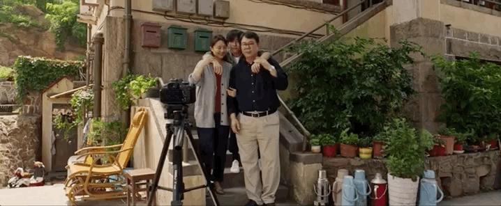 送你一朵小红花感受命运的安排,送你一朵小红花告诉我们什么道理