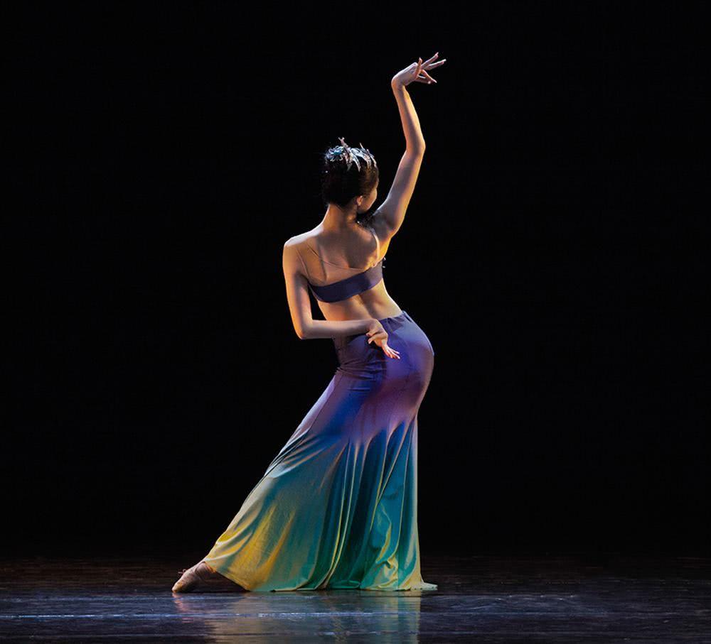 艺考舞蹈生日常训练有多痛,舞蹈艺考训练痛哭有必要吗