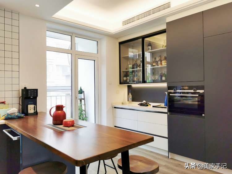 沙发不靠墙摆放书柜效果图,客厅沙发不靠墙的书柜