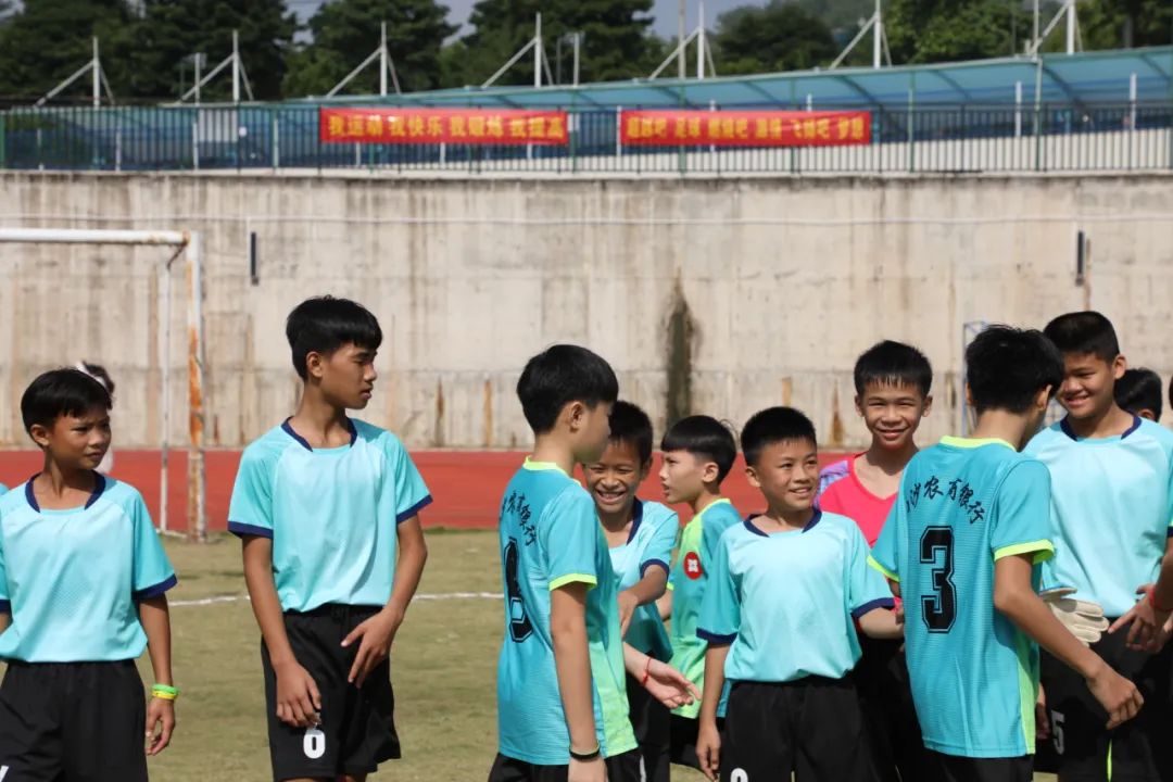 “踢”出风采！白沙第三届中小学“校园足球”赛开幕