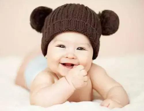 宝贝晚上睡觉不踏实总是哼哼唧唧,新生儿睡觉老是哼哼唧唧睡不踏实