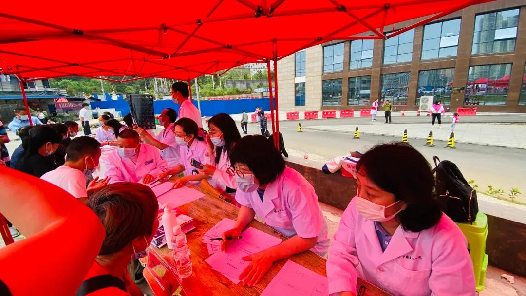 走进革命老区开展义诊活动标题,为庆祝建党100周年举行的义诊