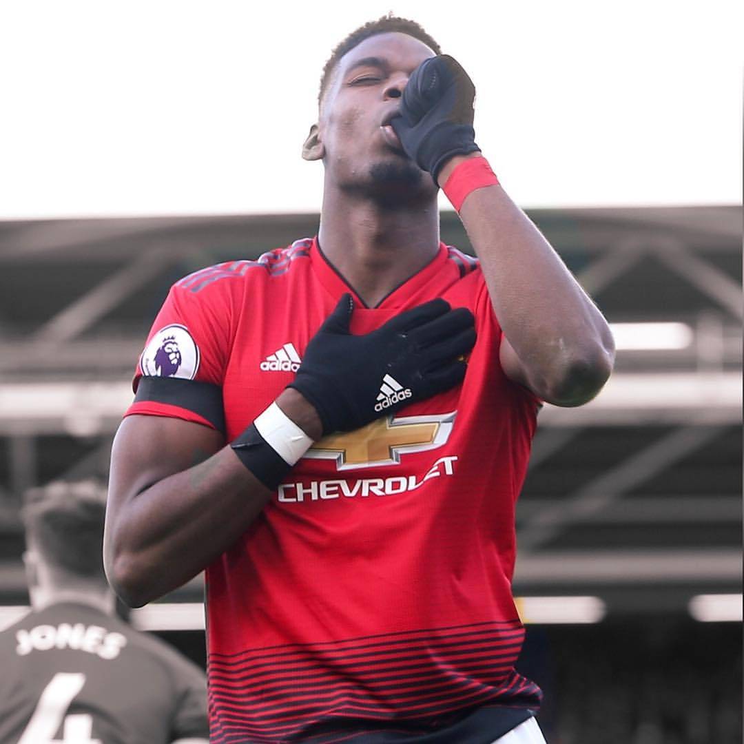 踢嗨了！博格巴进球庆祝一条龙致敬伊布，身后卢卡库的表情亮了