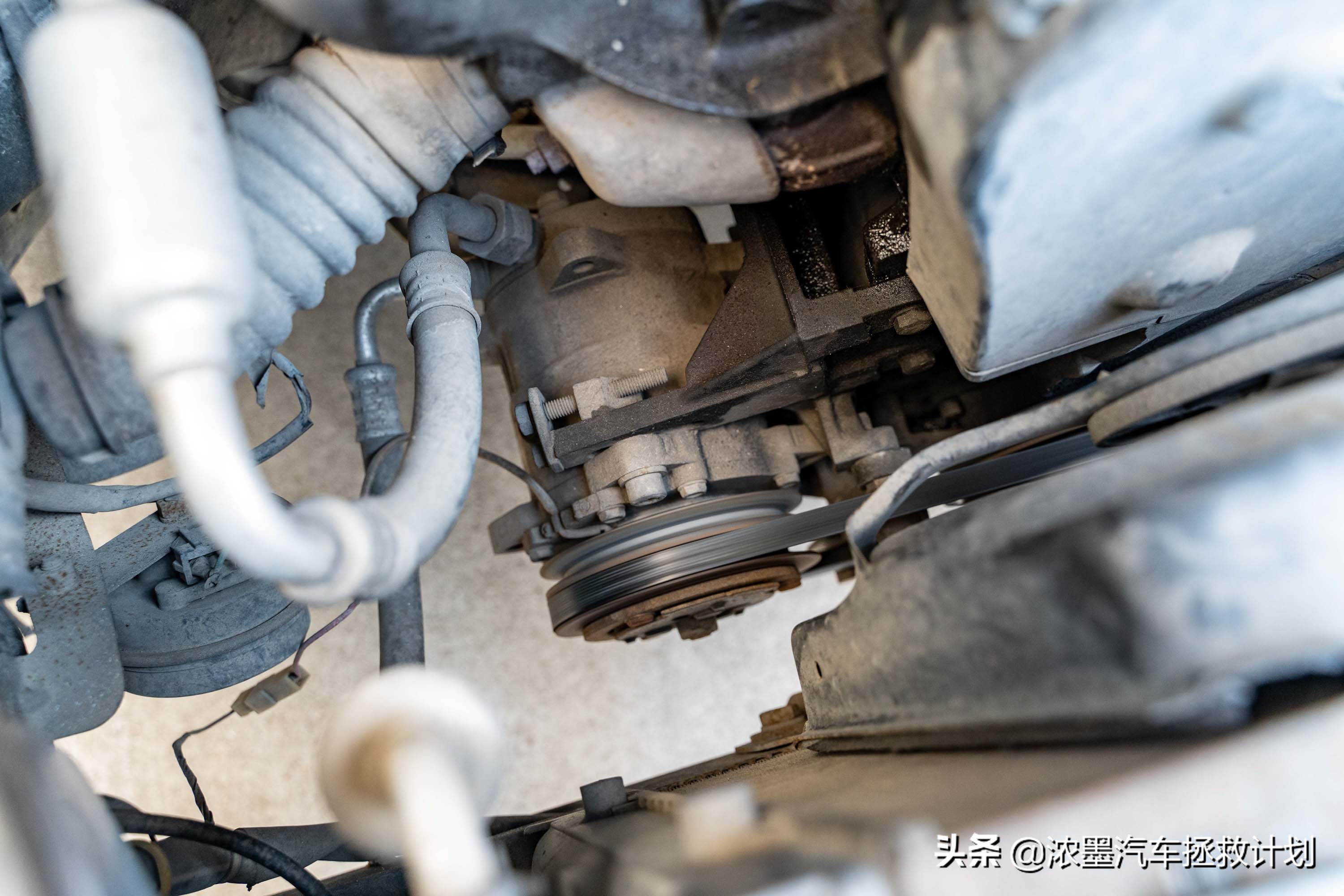 「妙手生花」重建一台战损级桑塔纳，带给它历经千般后的华丽重生