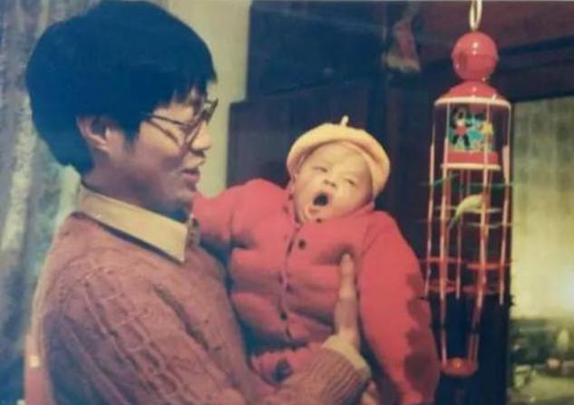 婴儿脸上长痘痘一直用手搓,一岁宝宝脸上一揉就起小疹子