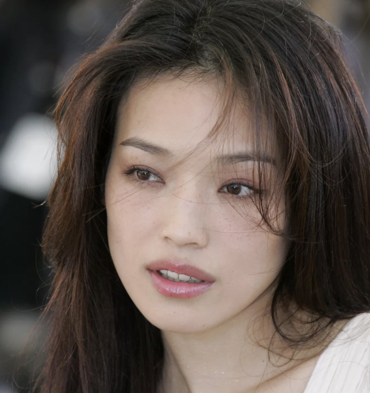 改善方脸脸型提升颜值小技巧,方脸中短发怎么扎好看简单气质