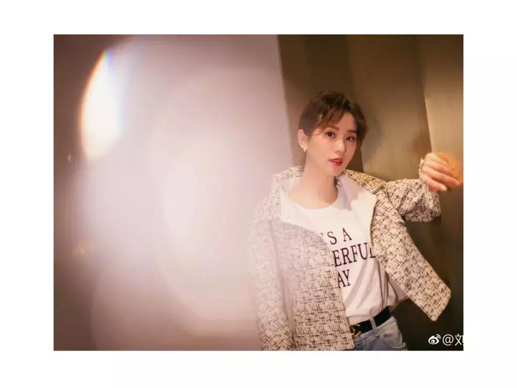 最简单的口红涂法无白胶,所有口红都适用的口红涂法