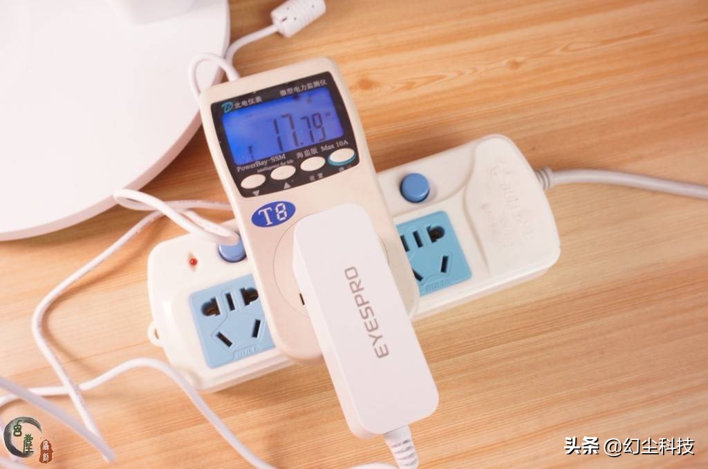 儿童护眼台灯颜值高又好看,磁吸护眼台灯aa级