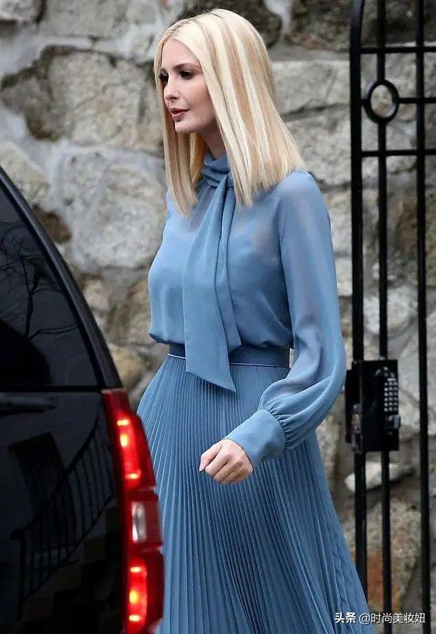 伊万卡百褶裙图片,伊万卡身穿天价连衣裙贵妇风十足