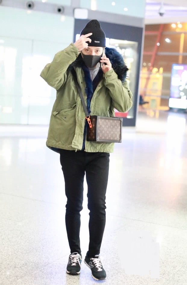 徐海乔红色官服,徐海乔穿牛仔衣