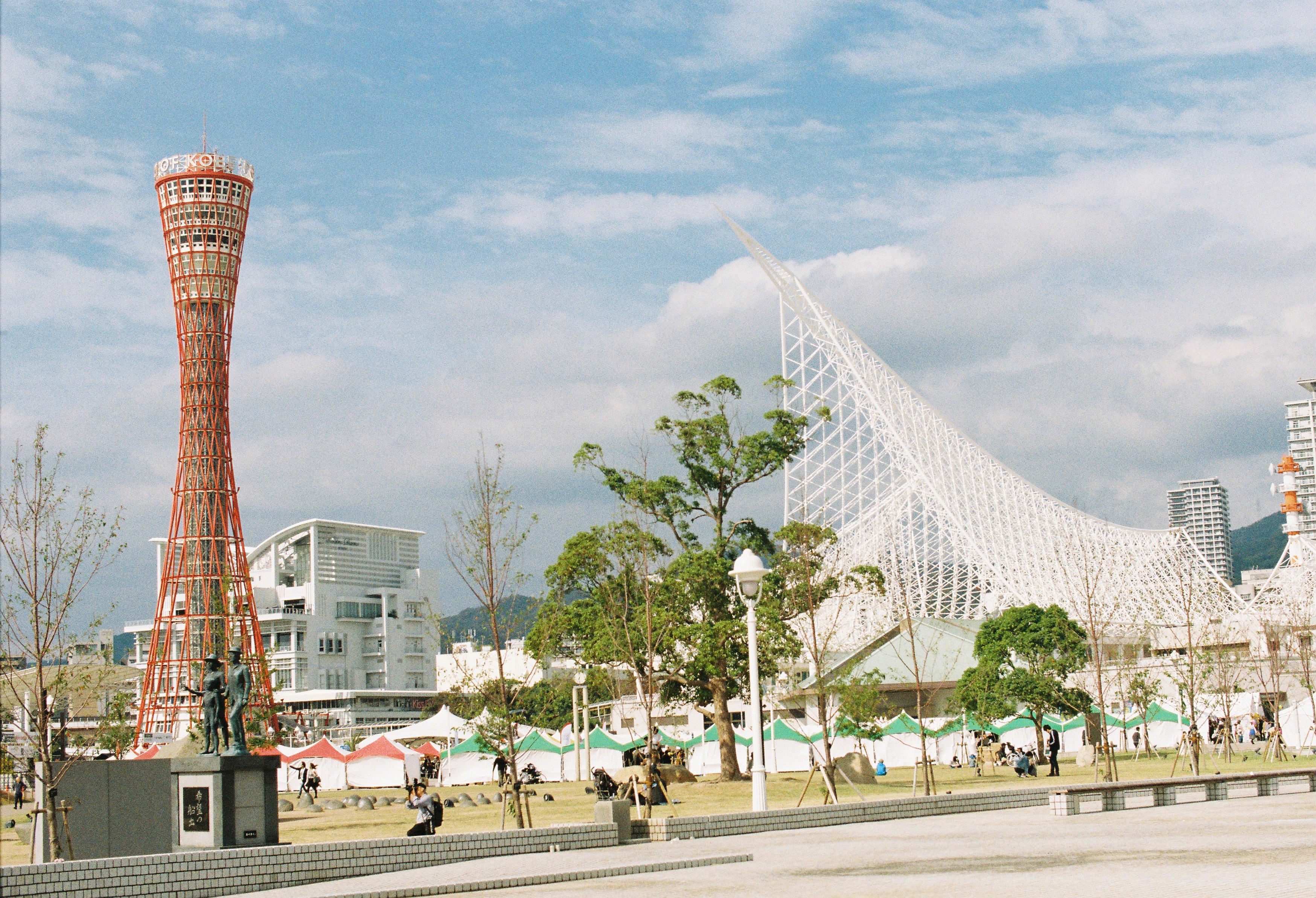 日本让人着迷的两个城市，京都和神户，总是有浓厚的历史文化