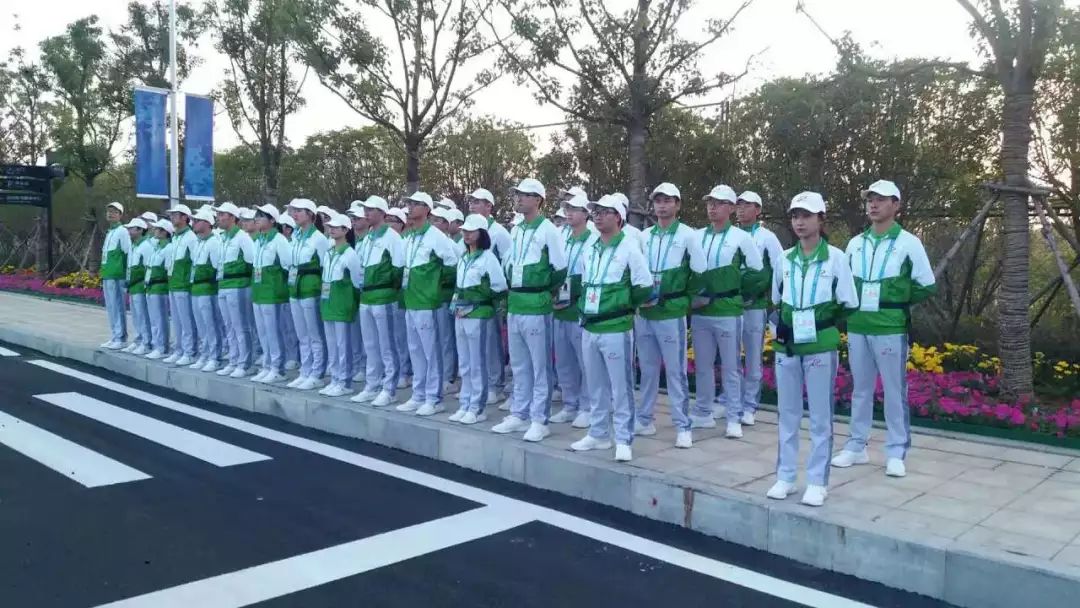 军运会志愿者感动瞬间,军运会感谢志愿者