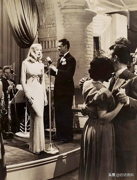 性感*物尤**维洛妮卡·莱可好莱坞唯一靠*猫猫躲**发型成名的女星