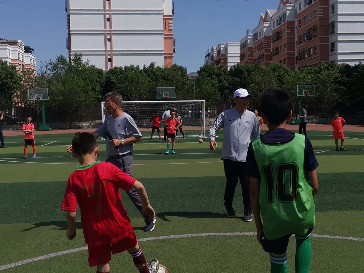 乌鲁木齐天山区少年足球培训班,乌鲁木齐足球训练营青少年