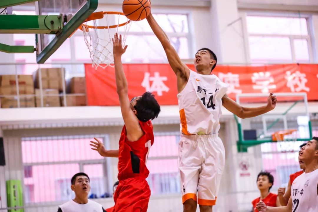 十六强激烈幸存不易新八强更强明日开战丨2018-19耐克高中联赛