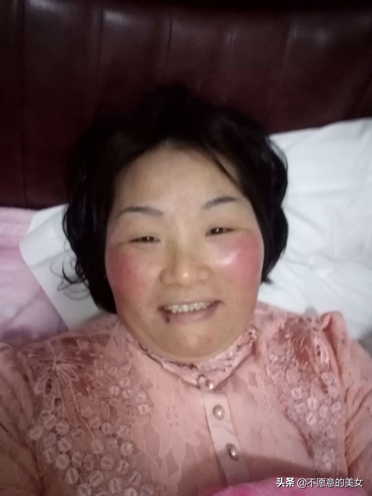 可爱的少妇自拍越来越丰满越来越成熟了