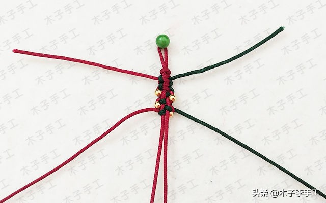 一根线串珠子手链,一个转运珠编手链的造型