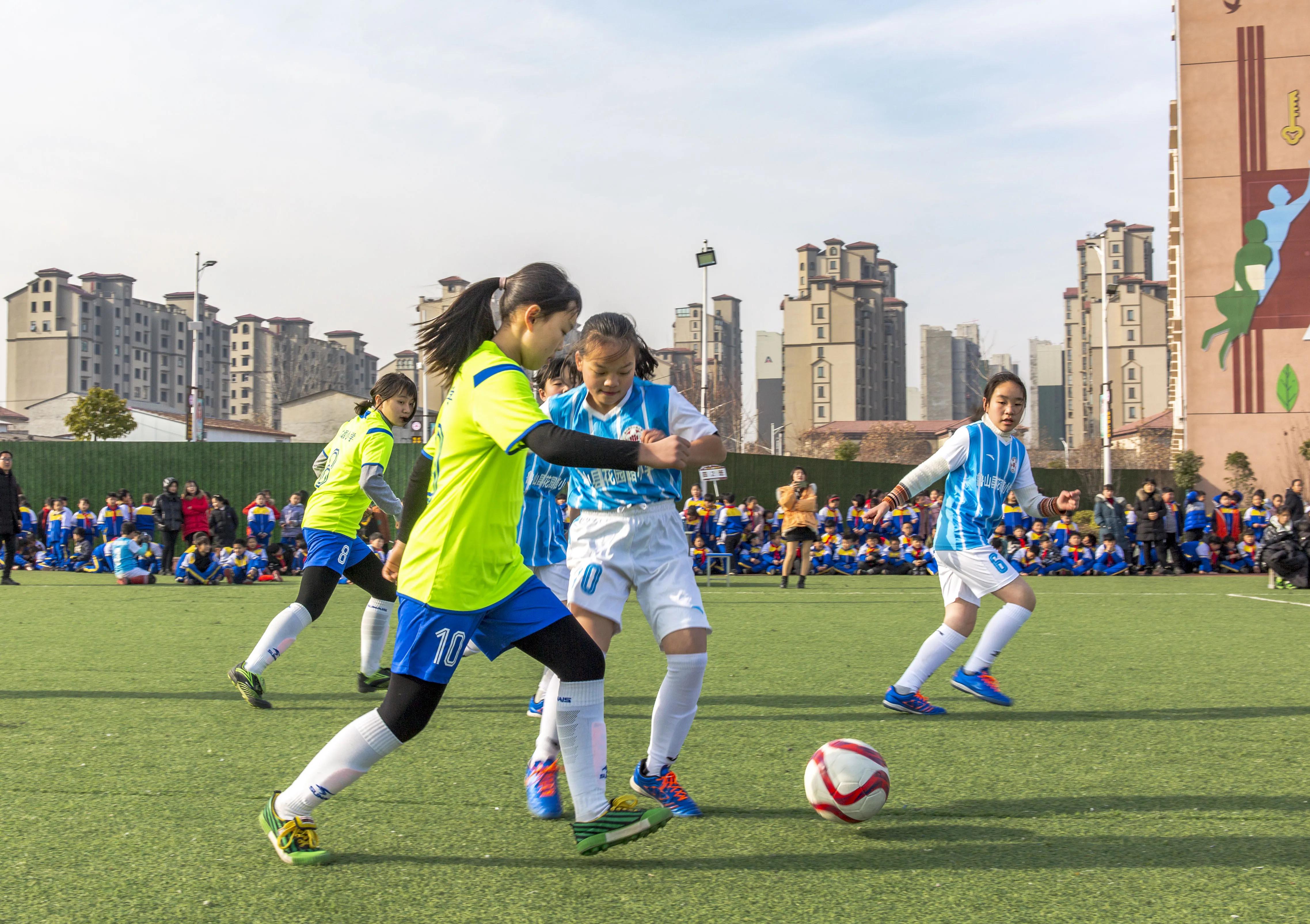 鲁山教育扶贫送教,足球送教下乡