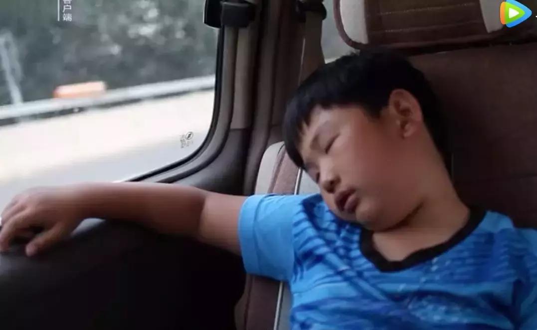 三个中产娃的暑假：每个孩子至少5个兴趣班，总开销4-8万